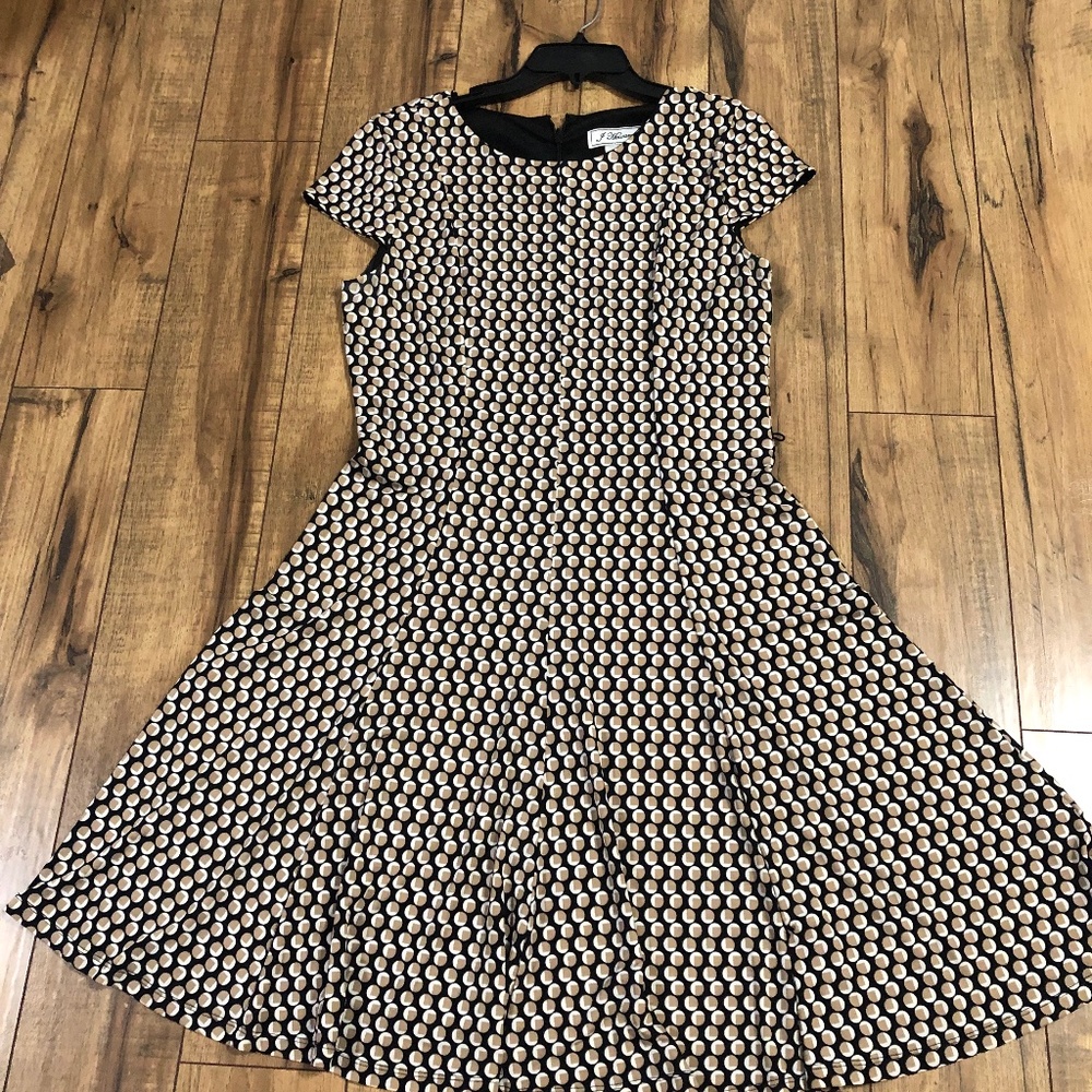 J Howard Women's Dress Cap Sleeves Size 12 Flair Bottom Geometric Pattern